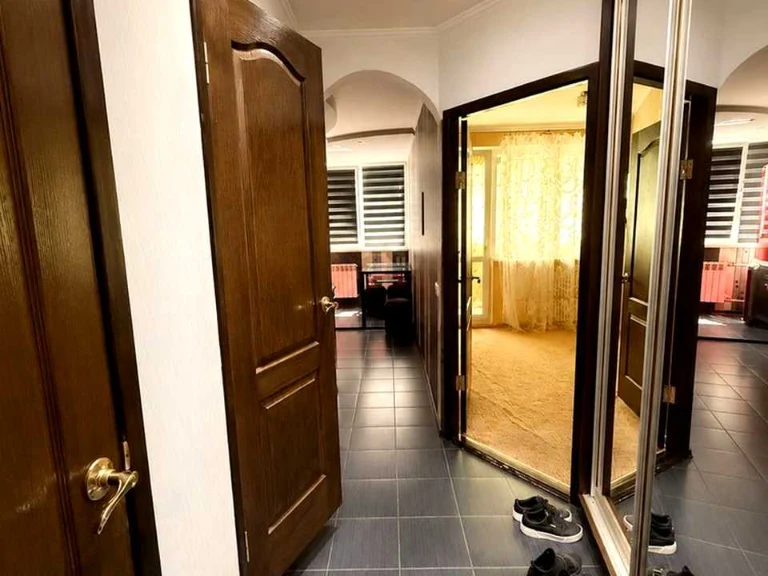 Apartment. Kharkiv, Metrostroynikov St.