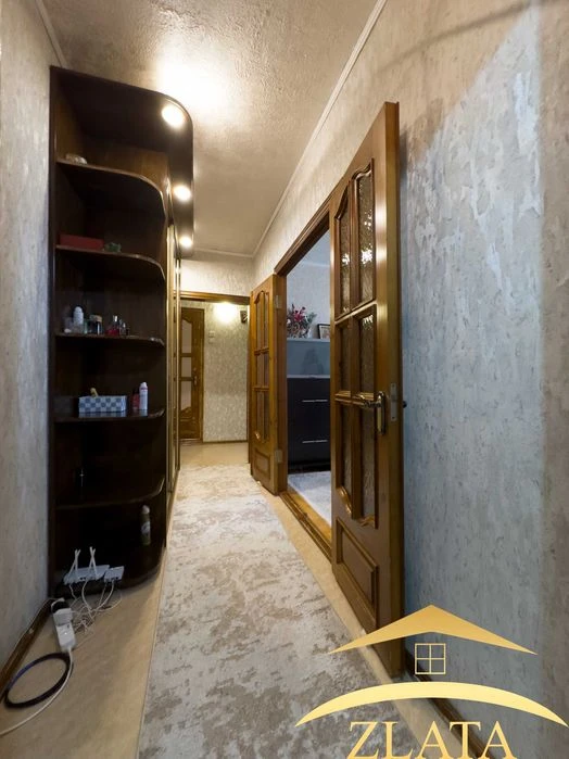 Продаж 3-к квартири на Бабурці