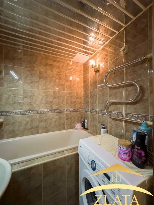 Продаж 3-к квартири на Бабурці