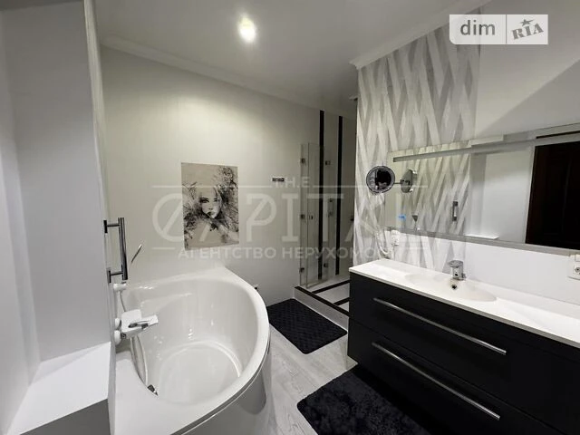 Sale of 3-room apartment 94 sq. m. on Andriy Verkhoglyada St. 11 • I