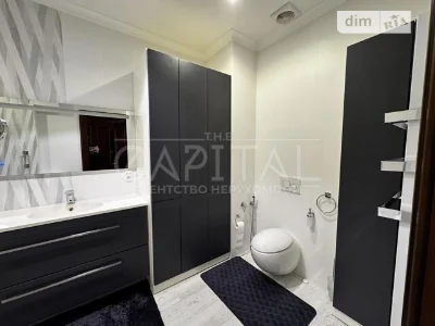 Sale of 3-room apartment 94 sq. m. on Andriy Verkhoglyada St. 11 • I