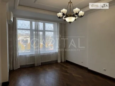 Sale of 3-room apartment 94 sq. m. on Andriy Verkhoglyada St. 11 • I