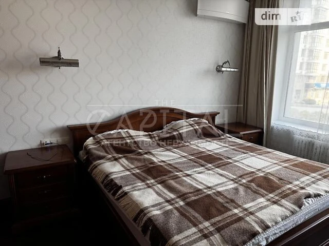 Sale of 3-room apartment 94 sq. m. on Andriy Verkhoglyada St. 11 • I
