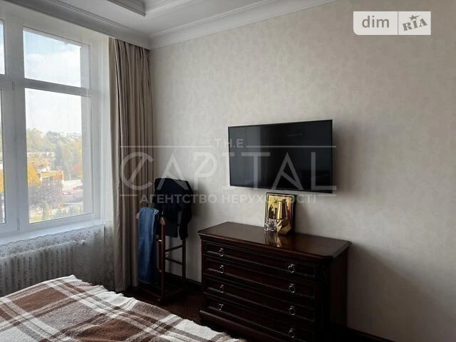 Sale of 3-room apartment 94 sq. m. on Andriy Verkhoglyada St. 11 • I