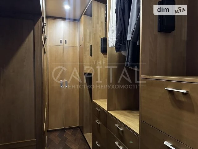 Sale of 3-room apartment 94 sq. m. on Andriy Verkhoglyada St. 11 • I