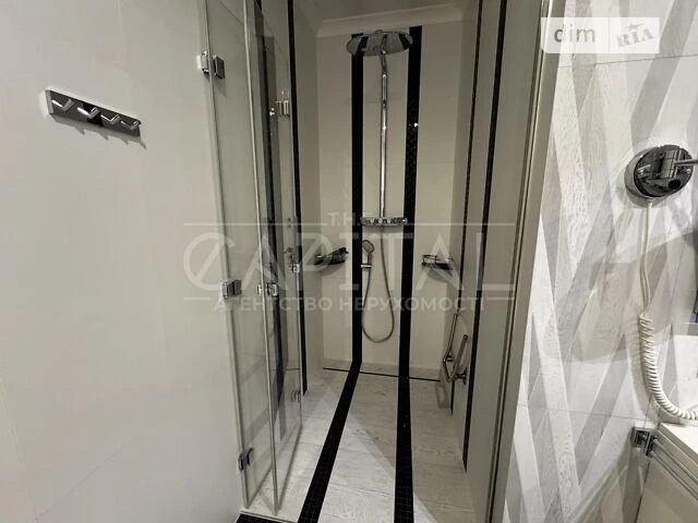 Sale of 3-room apartment 94 sq. m. on Andriy Verkhoglyada St. 11 • I