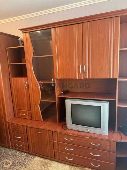 2к квартира в гуртожитку на Південно Заході