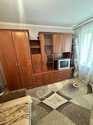 2к квартира в гуртожитку на Південно Заході