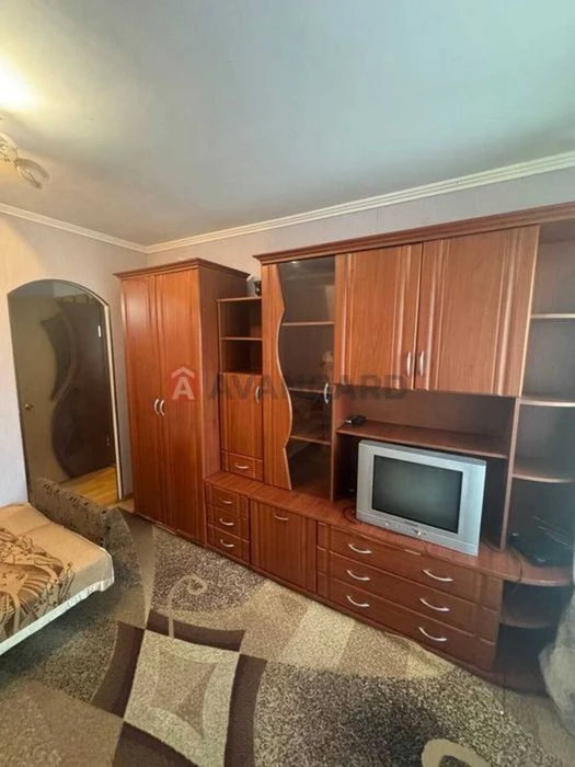 2к квартира в гуртожитку на Південно Заході