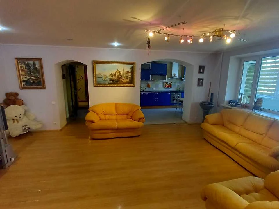 Apartment. Dnipro, Universal Avenue.