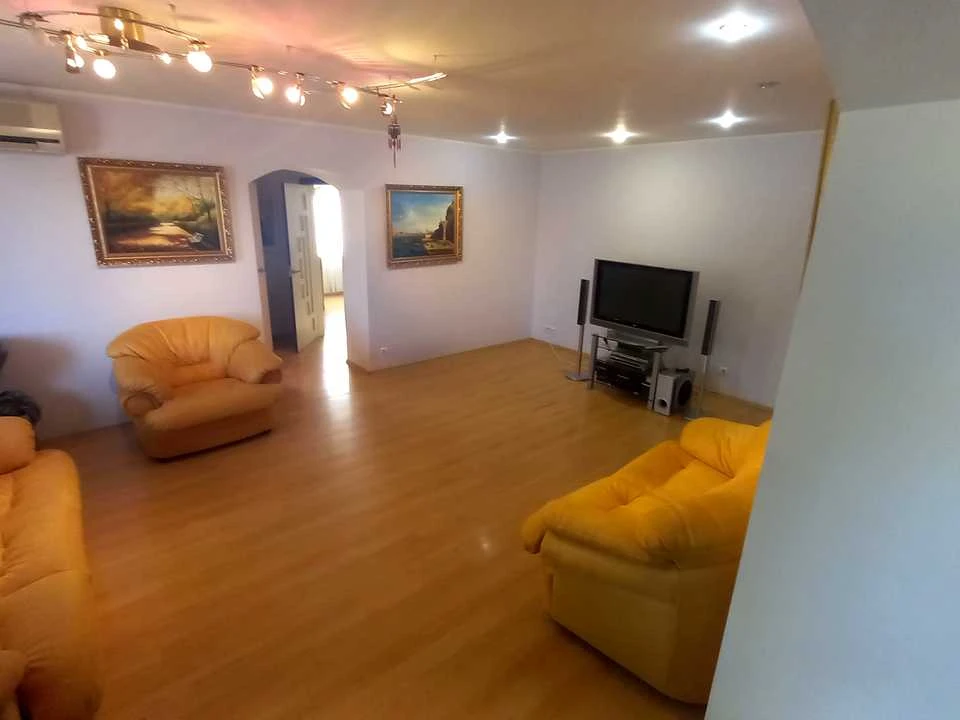 Apartment. Dnipro, Universal Avenue.