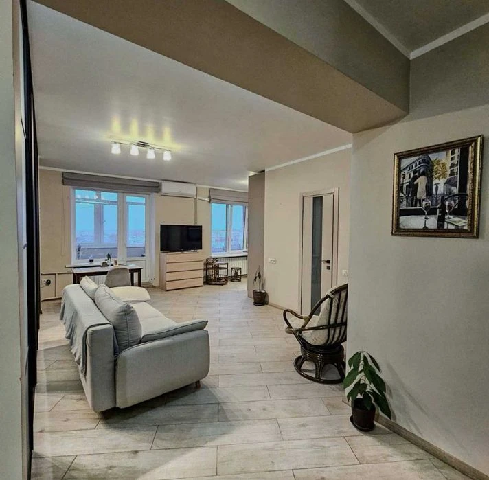 For sale 2-room apartment 85m2, Regional Committee building, CENTER, Shatyli