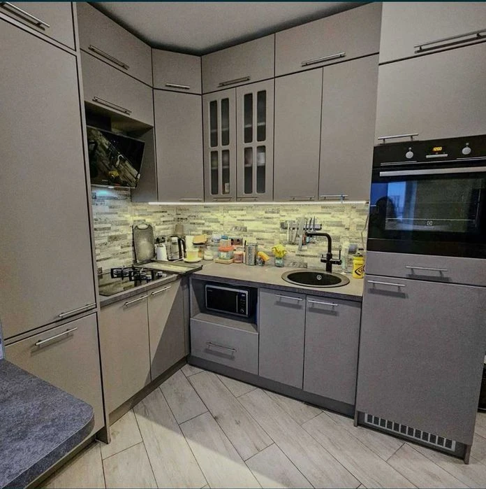 For sale 2-room apartment 85m2, Regional Committee building, CENTER, Shatyli
