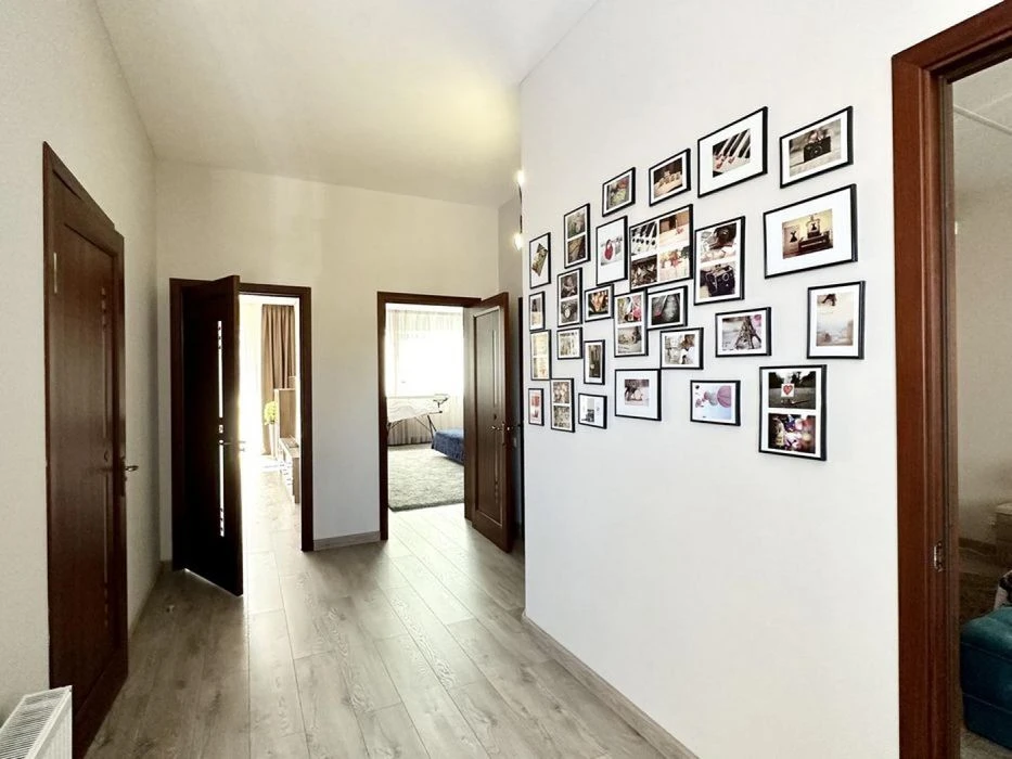Продажа современного дома в Совиньоне, 190м², 5 соток.