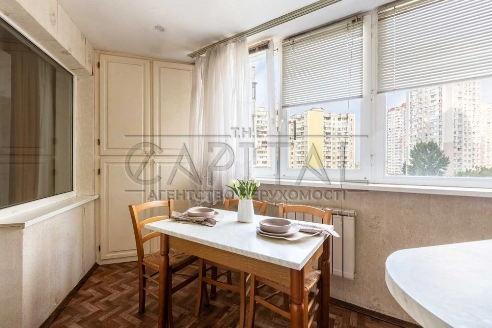 Sale of 3-room apartment 82.5 sq. m. on Mykola Lavrukhina St. 7, apt.
