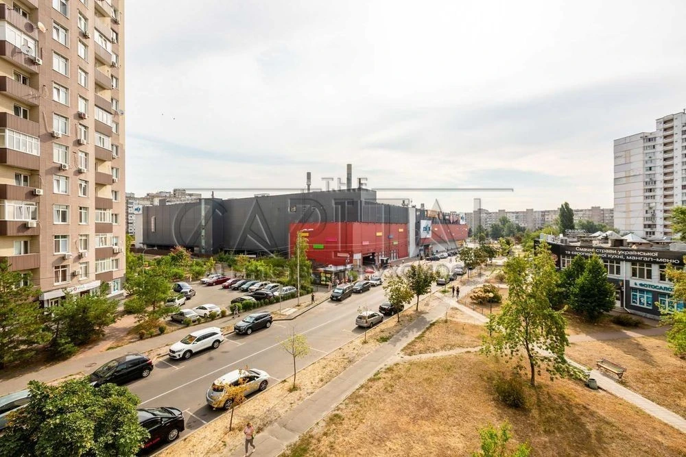 Sale of 3-room apartment 82.5 sq. m. on Mykola Lavrukhina St. 7, apt.