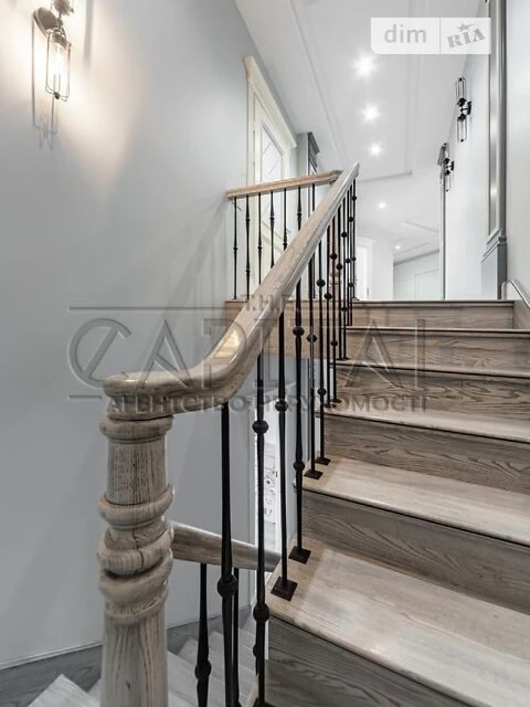Sale of 4-room apartment 198 sq. m on Akhmatova Anna St. 22 • ID