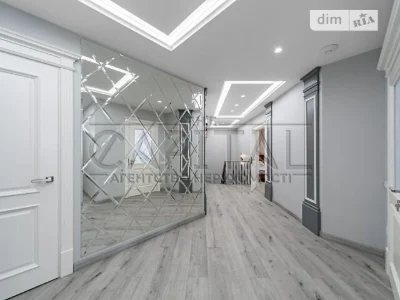 Sale of 4-room apartment 198 sq. m on Akhmatova Anna St. 22 • ID