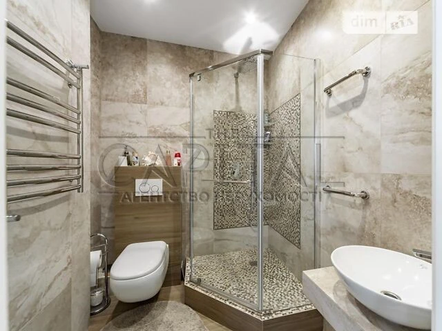 Sale of 4-room apartment 198 sq. m on Akhmatova Anna St. 22 • ID