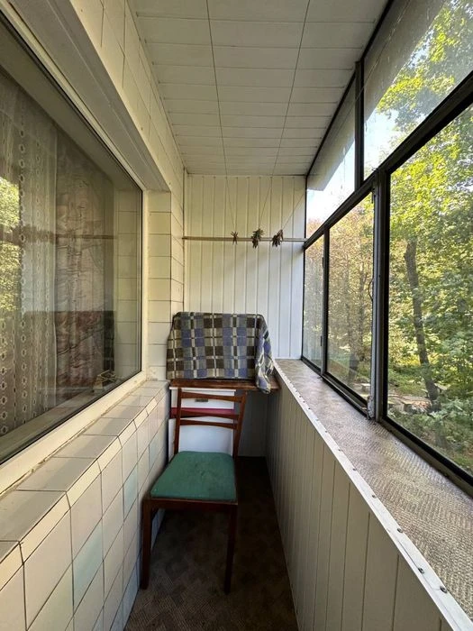 I will sell a 2-room apartment of 49 m2 on Vyacheslav Chernovola St. (former St