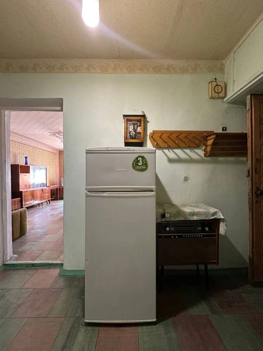 I will sell a 2-room apartment of 49 m2 on Vyacheslav Chernovola St. (former St