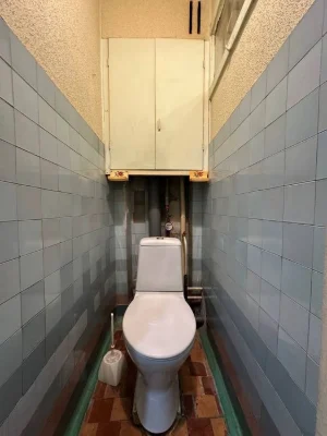 I will sell a 2-room apartment of 49 m2 on Vyacheslav Chernovola St. (former St
