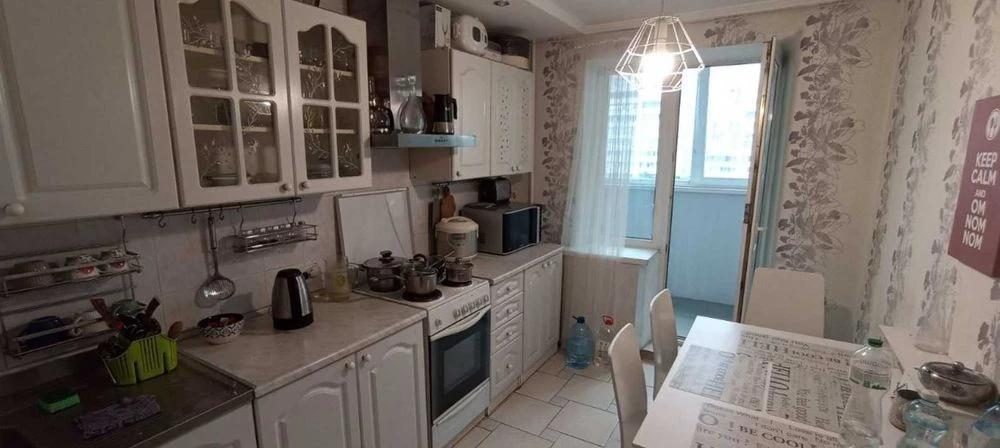 Продам четырехкомнатную квартиру ул. Нац. гвардии, Рабочая