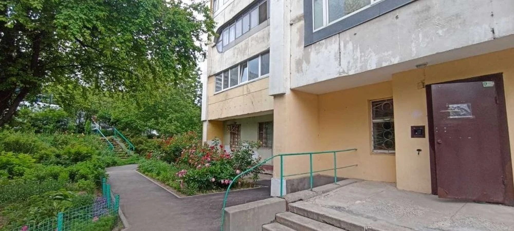 Продам четырехкомнатную квартиру ул. Нац. гвардии, Рабочая