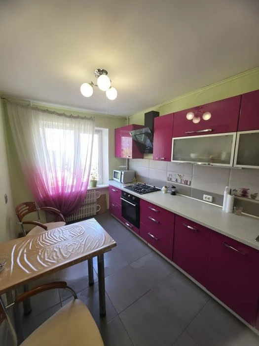 Продам 3х комнату квартиру на Бородинском