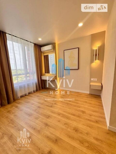 Продаж 2к квартири 71 кв. м на вул. Всеволода Змієнка 13 • I