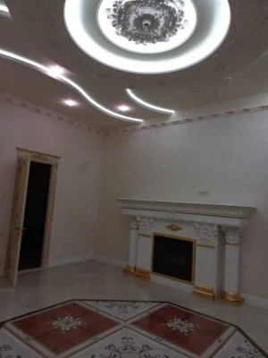 Selling a 4-room apartment in Kholodnogorsk district, Skovorodinovskaya Street 1.