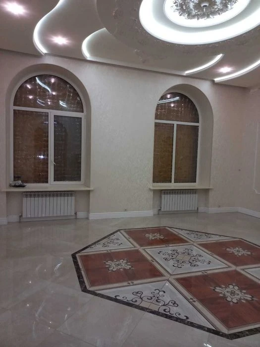 Selling a 4-room apartment in Kholodnogorsk district, Skovorodinovskaya Street 1.