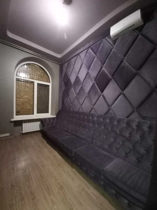 Selling a 4-room apartment in Kholodnogorsk district, Skovorodinovskaya Street 1.
