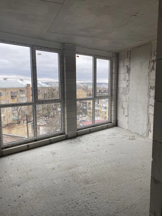 For sale 3-room apartment 120 m² 6/7 Volynska St. $199,950