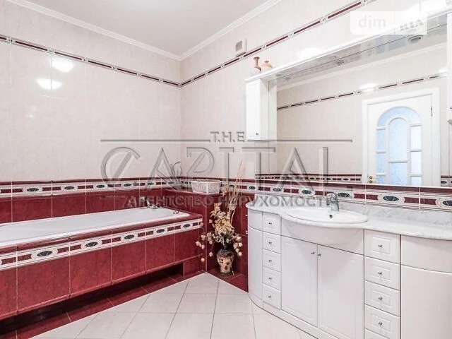 Sale of 3-room apartment 149 sq. m. on Oleksandra Konyskyi St. 4