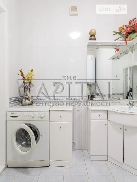 Sale of 3-room apartment 149 sq. m. on Oleksandra Konyskyi St. 4