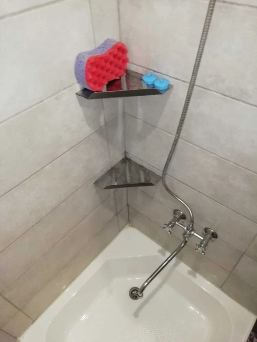 Selling a one-room studio apartment on Odesskaya Street for 11,500 USD.