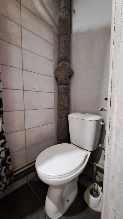 Selling a one-room studio apartment on Odesskaya Street for 11,500 USD.