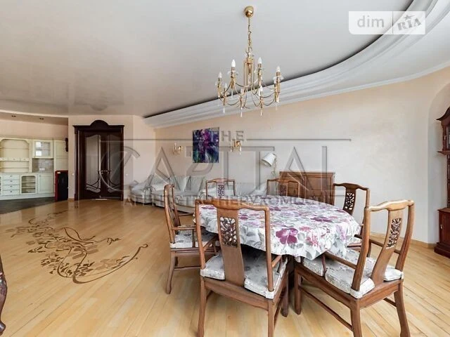 Продаж 3к квартири 130 кв. м на вул. Старонаводницька 6Б • I
