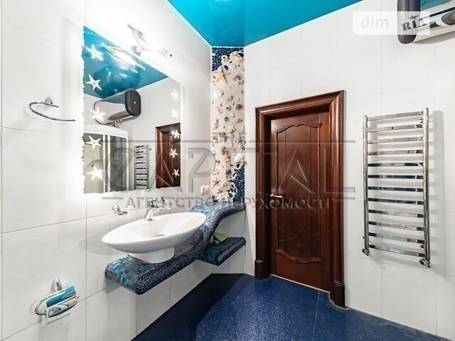 Продаж 3к квартири 130 кв. м на вул. Старонаводницька 6Б • I