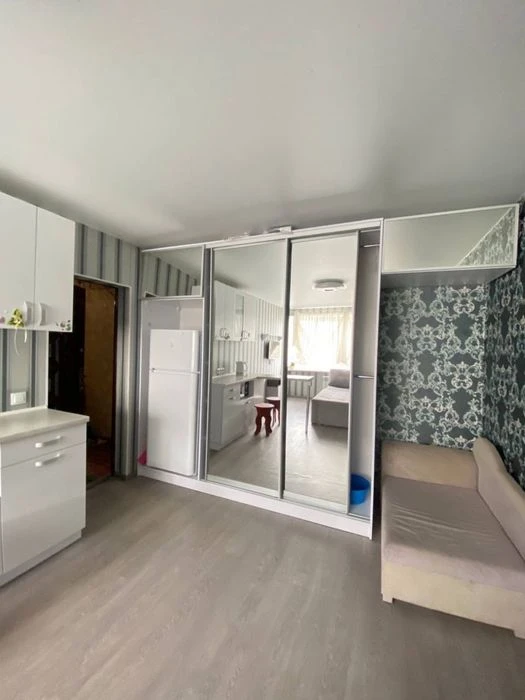 Urgent. Owner. Selling an apartment with new renovation, furniture