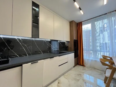High-quality 1-room apartment in Manhattan, fully furnished, near the lake