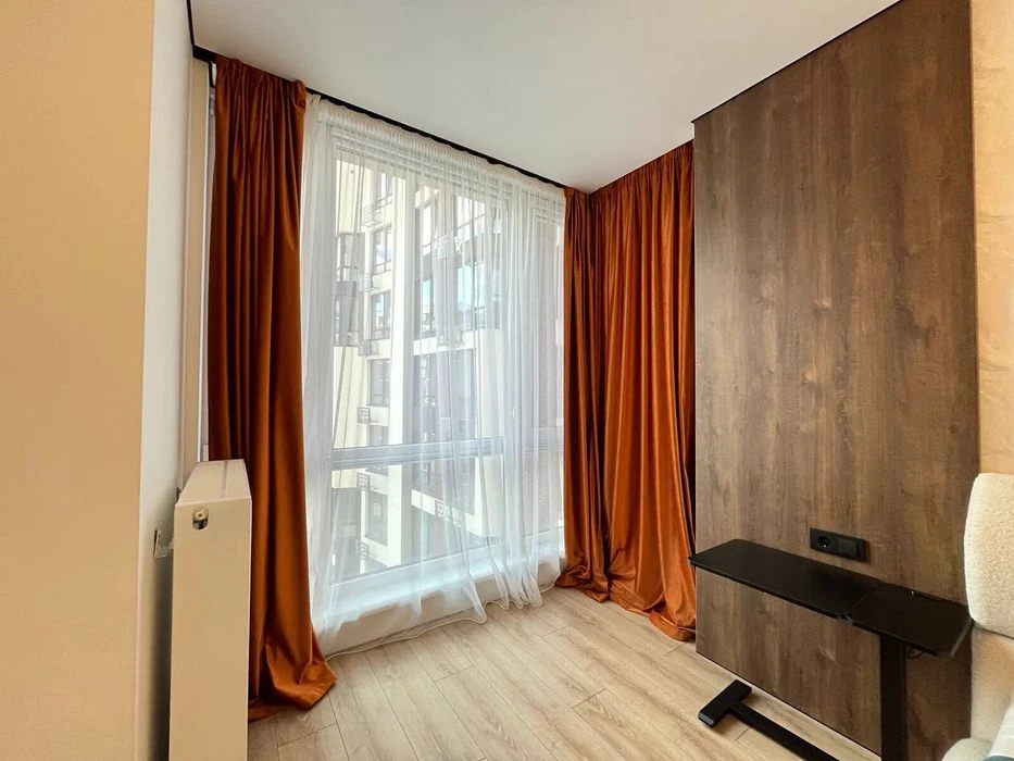 High-quality 1-room apartment in Manhattan, fully furnished, near the lake