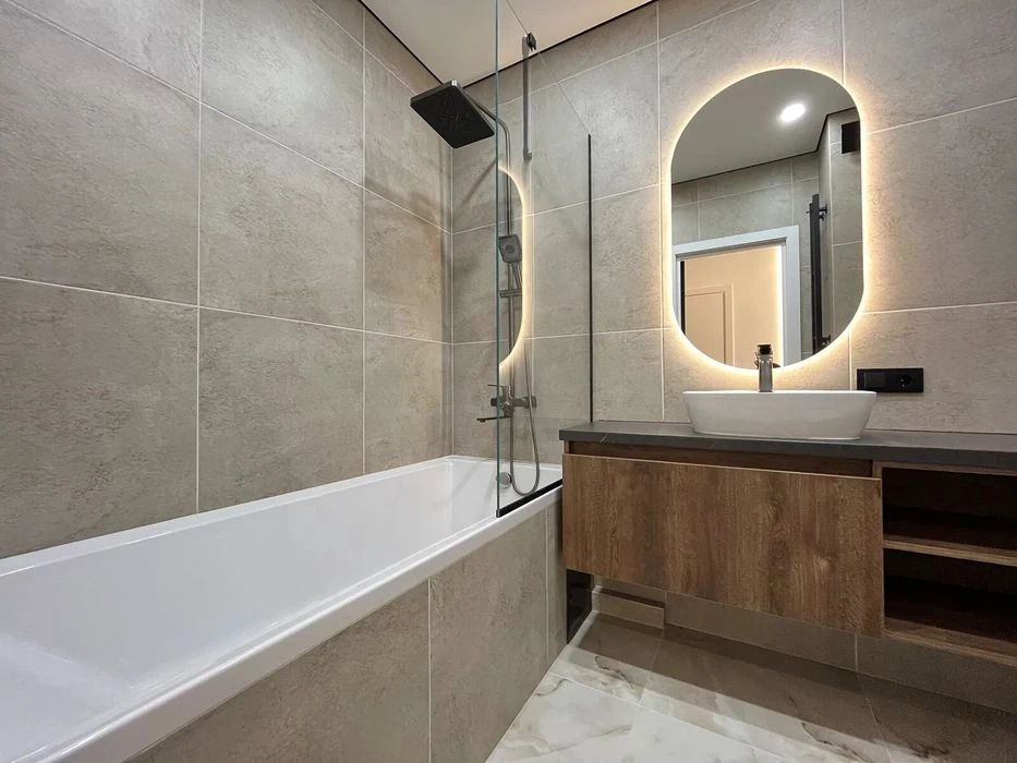High-quality 1-room apartment in Manhattan, fully furnished, near the lake
