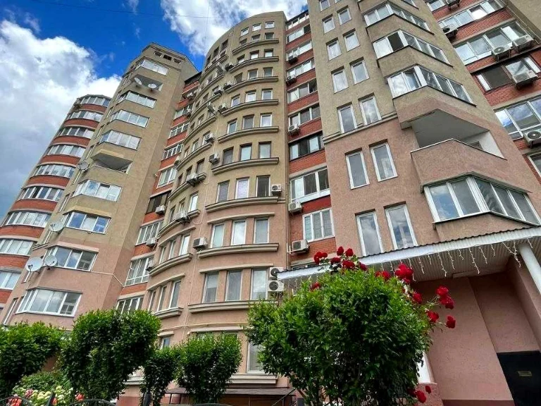 Квартира. Одесса, Тополина ул.