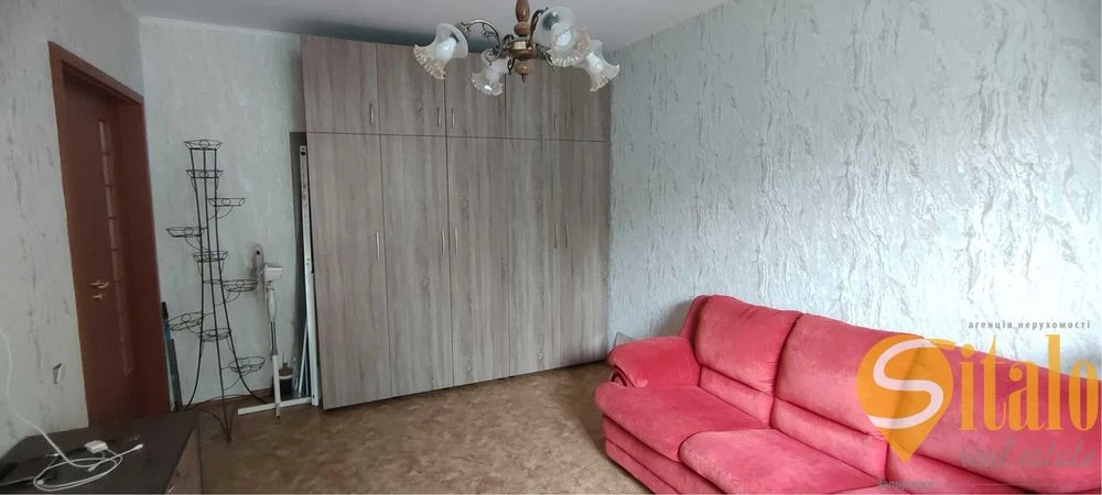 Sale of a 3-room apartment on Patriotichna Street.