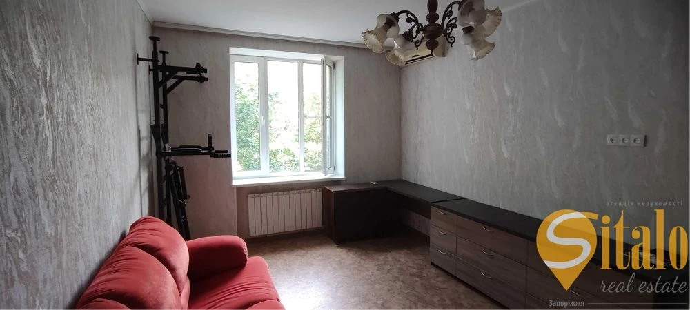 Sale of a 3-room apartment on Patriotichna Street.