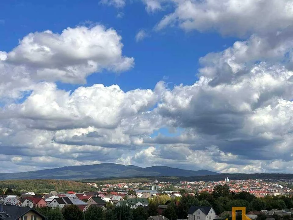 Квартира. Ужгород, Загорська вул., (Будинок 10)
