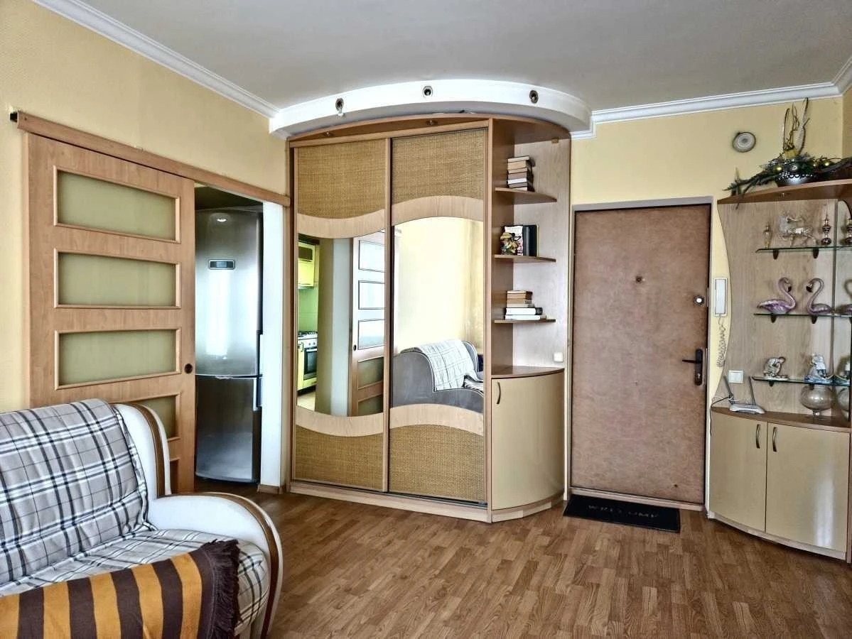 2-room apartment 52.4 m² for sale, Raduzhnaya St., 71