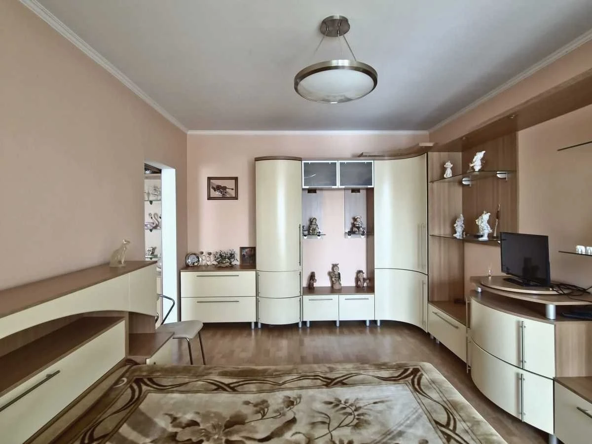 2-room apartment 52.4 m² for sale, Raduzhnaya St., 71